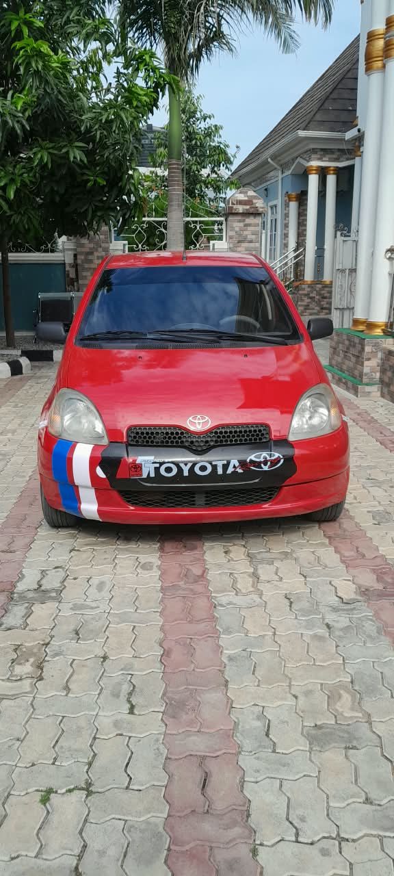 Yaris 2001 rouge Yaris